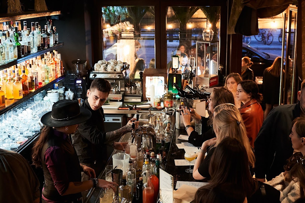 100 Gramm Bar & Lounge, foto 2