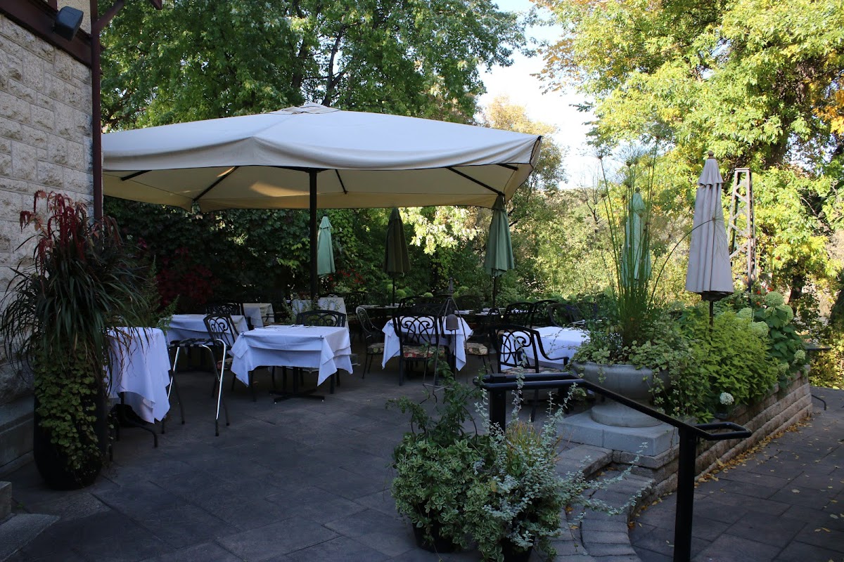 529 Wellington Steakhouse, photo 1