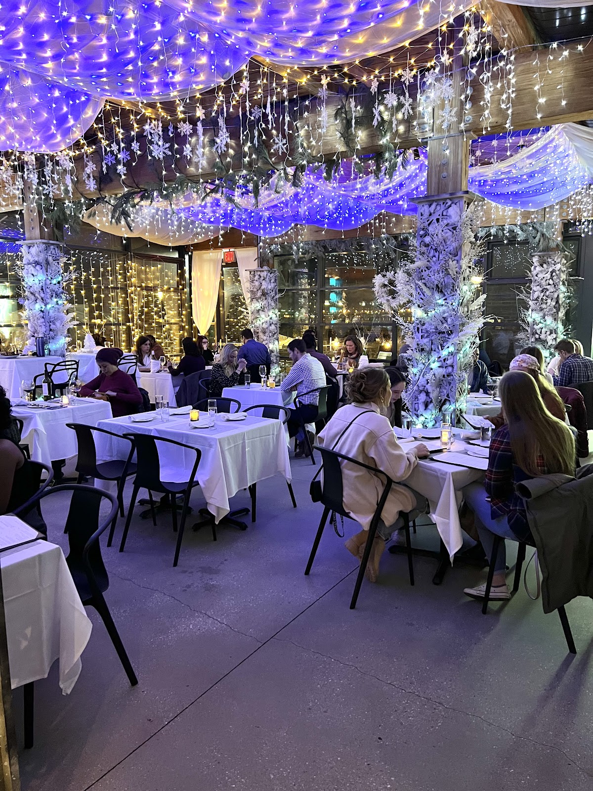 Ampersea - Romantic date spot in Baltimore