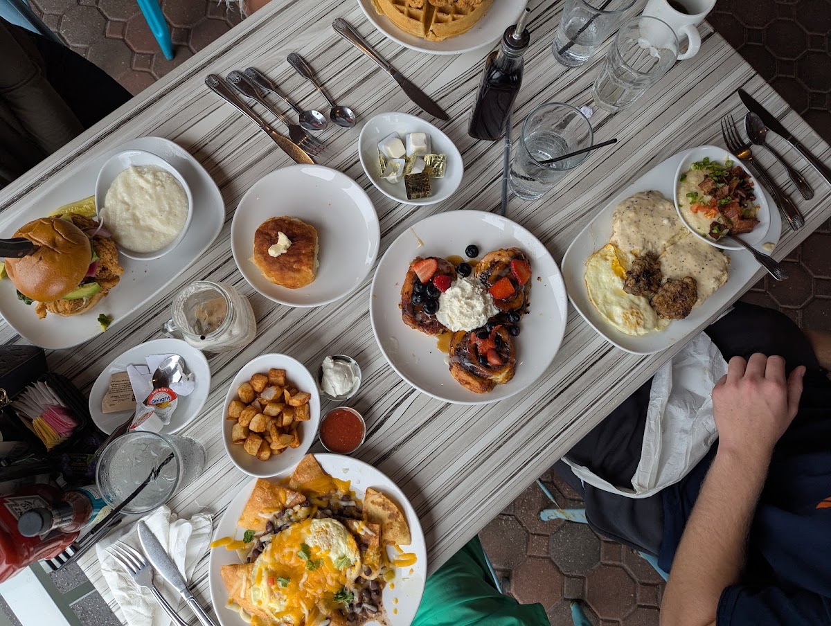 Another Broken Egg Cafe, foto 3