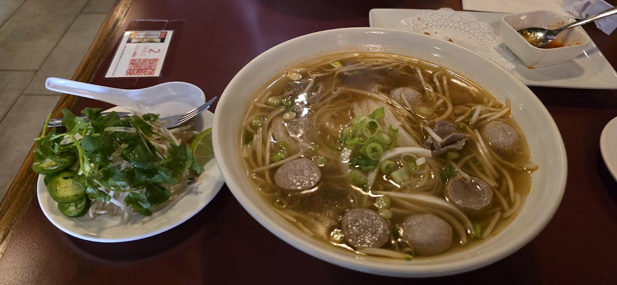 Asian Noodle Bar 4