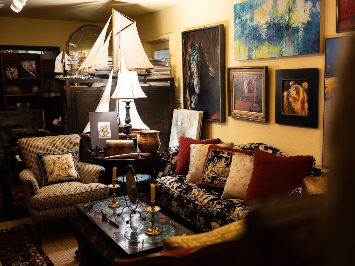 Austin Galleries - Romantic date spot in Austin