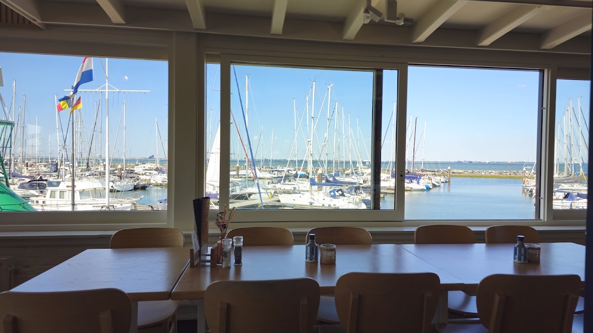 Bistro Lafayette Sur Mer (Yachtclub), foto 1