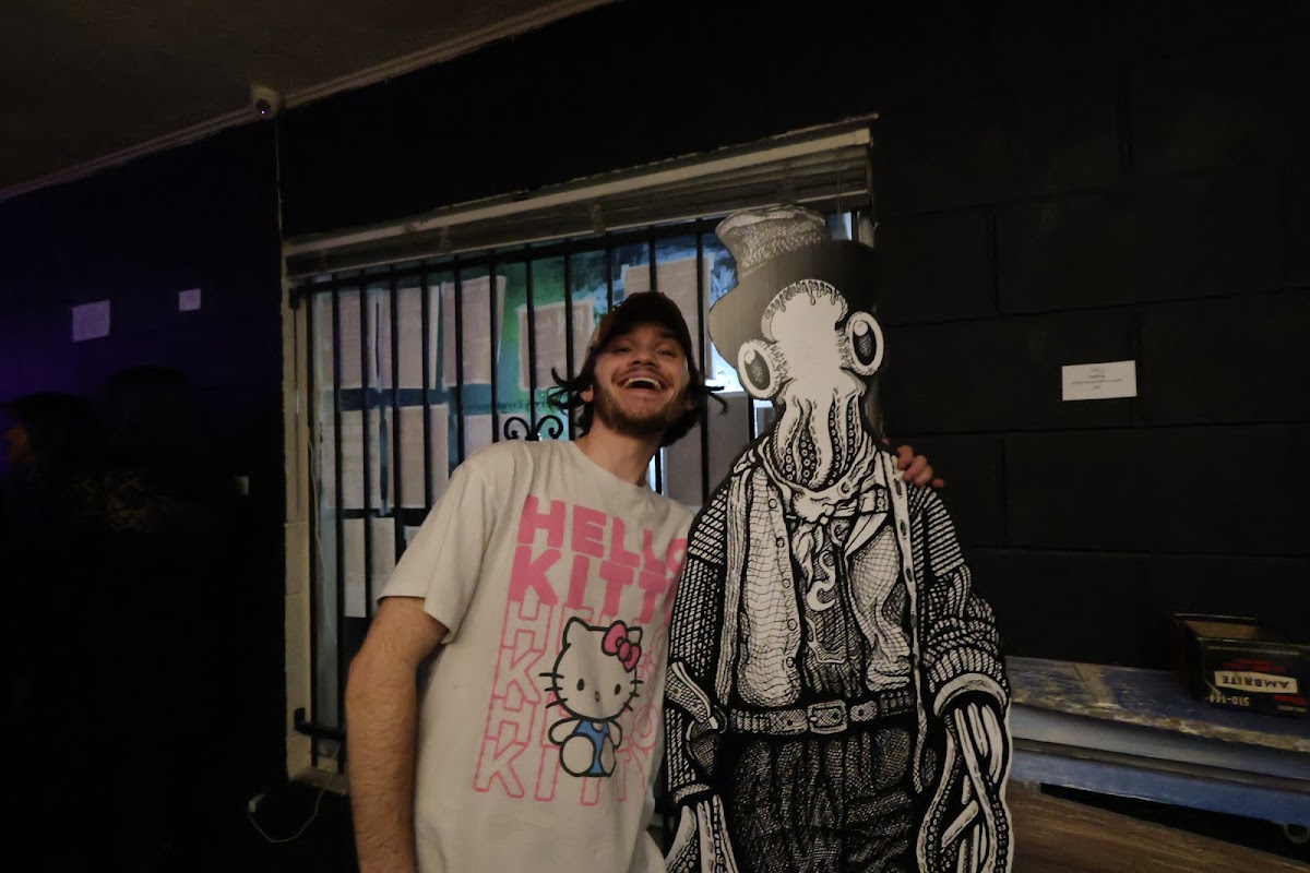 Black Wall Gallery - Romantic date spot in Albuquerque