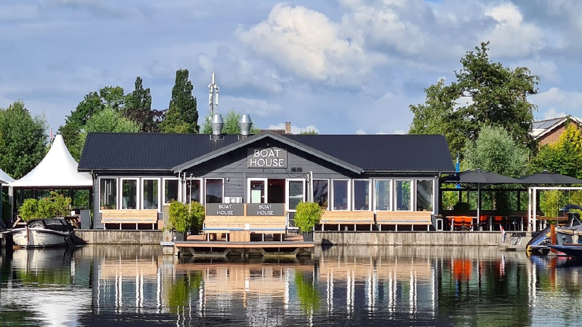 BOATHOUSE, photo 4