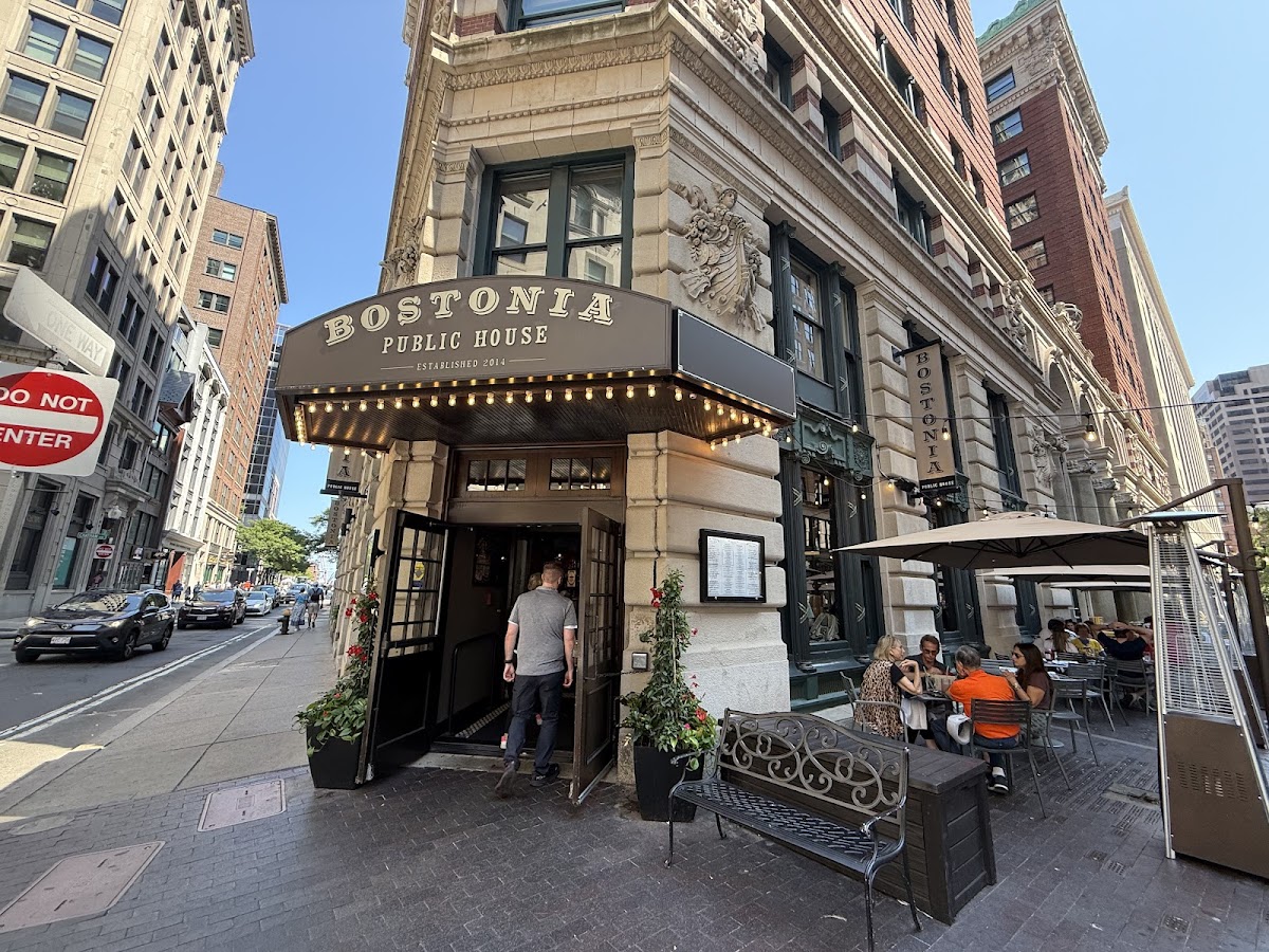 Bostonia Public House 4
