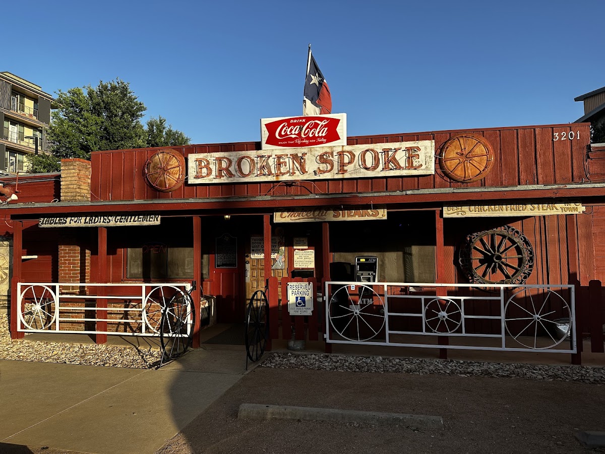 Broken Spoke - Romantic date spot in Austin