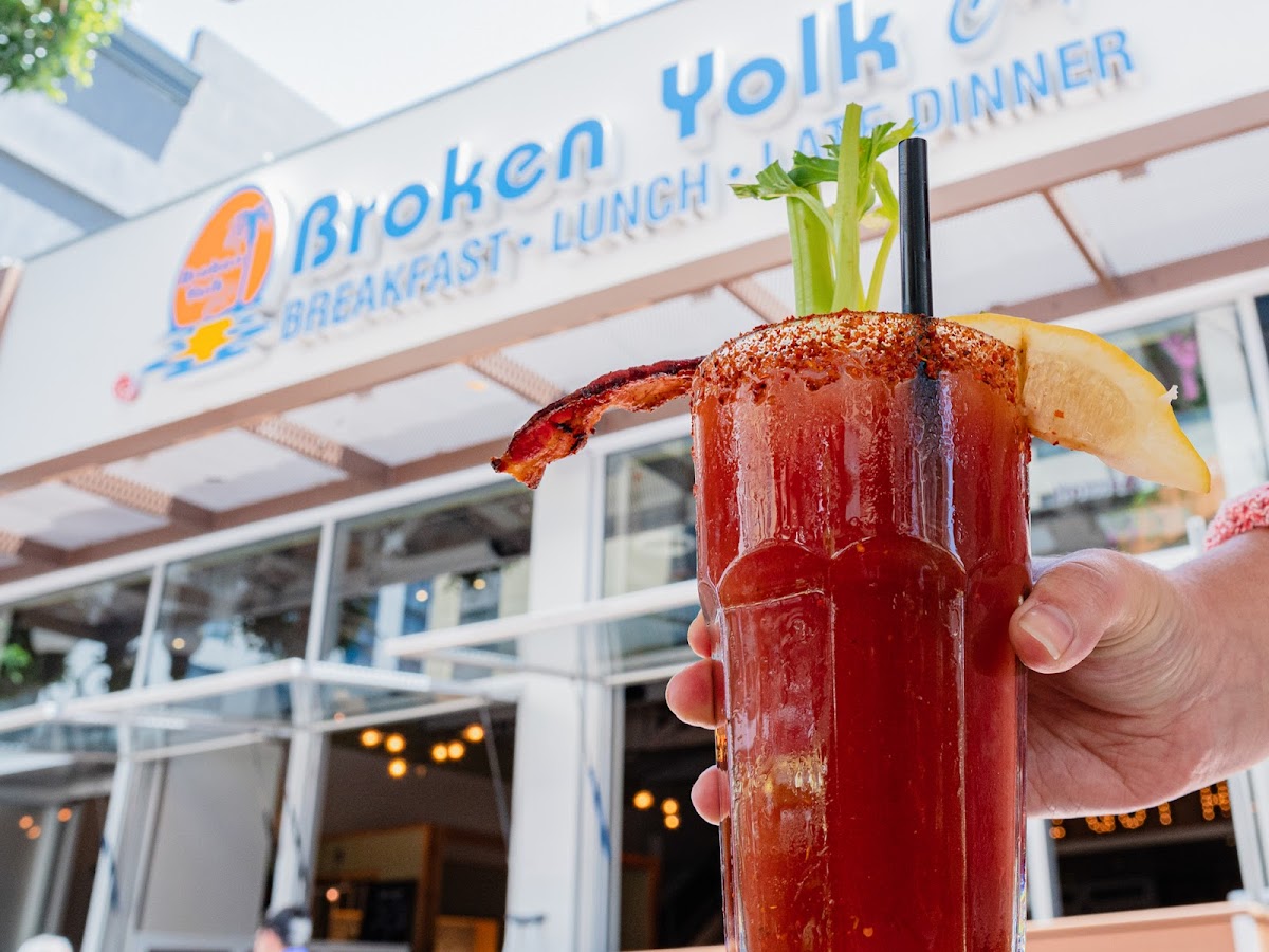 Broken Yolk Cafe, foto 1