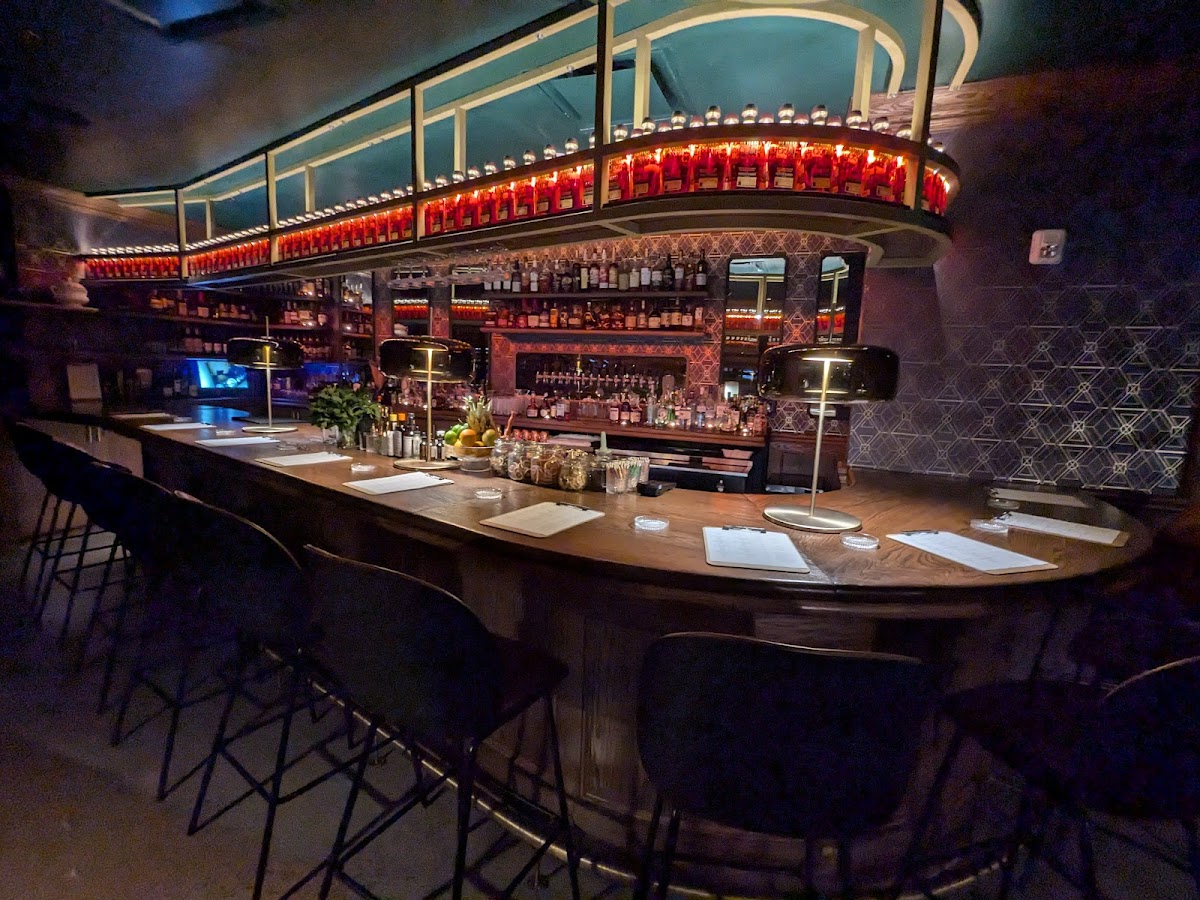 Bruno - Romantic date spot in Charlotte