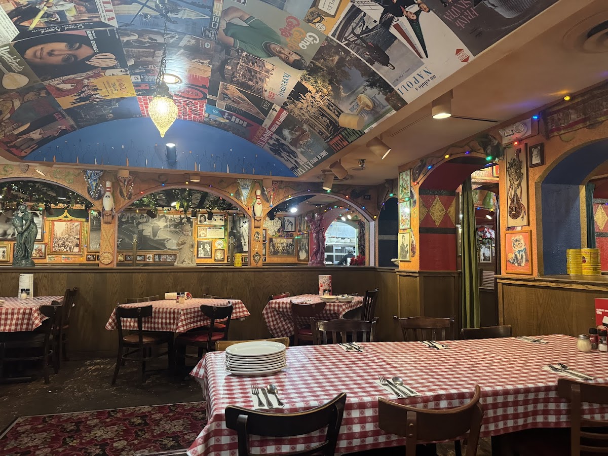 Buca di Beppo Italian Restaurant, foto 1