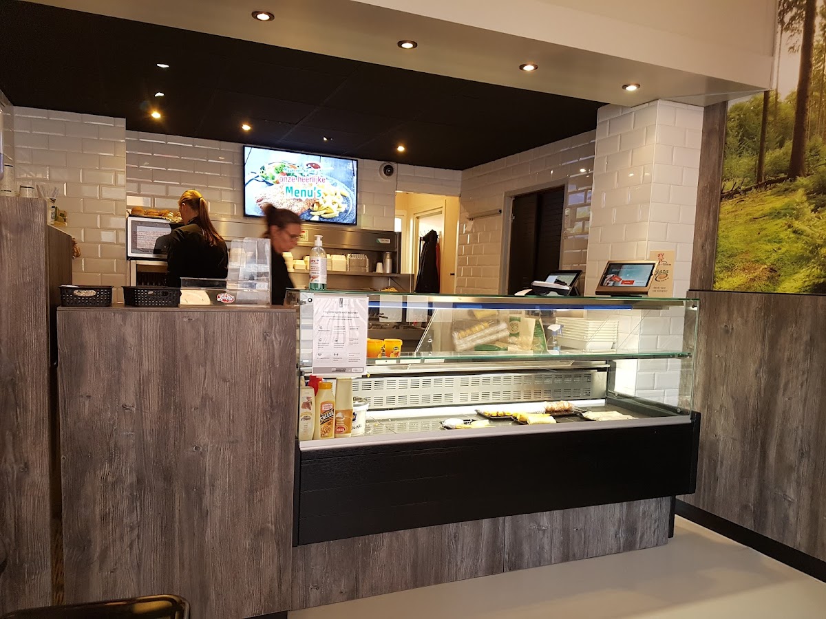 Café Cafetaria De Alm🍟, foto 1