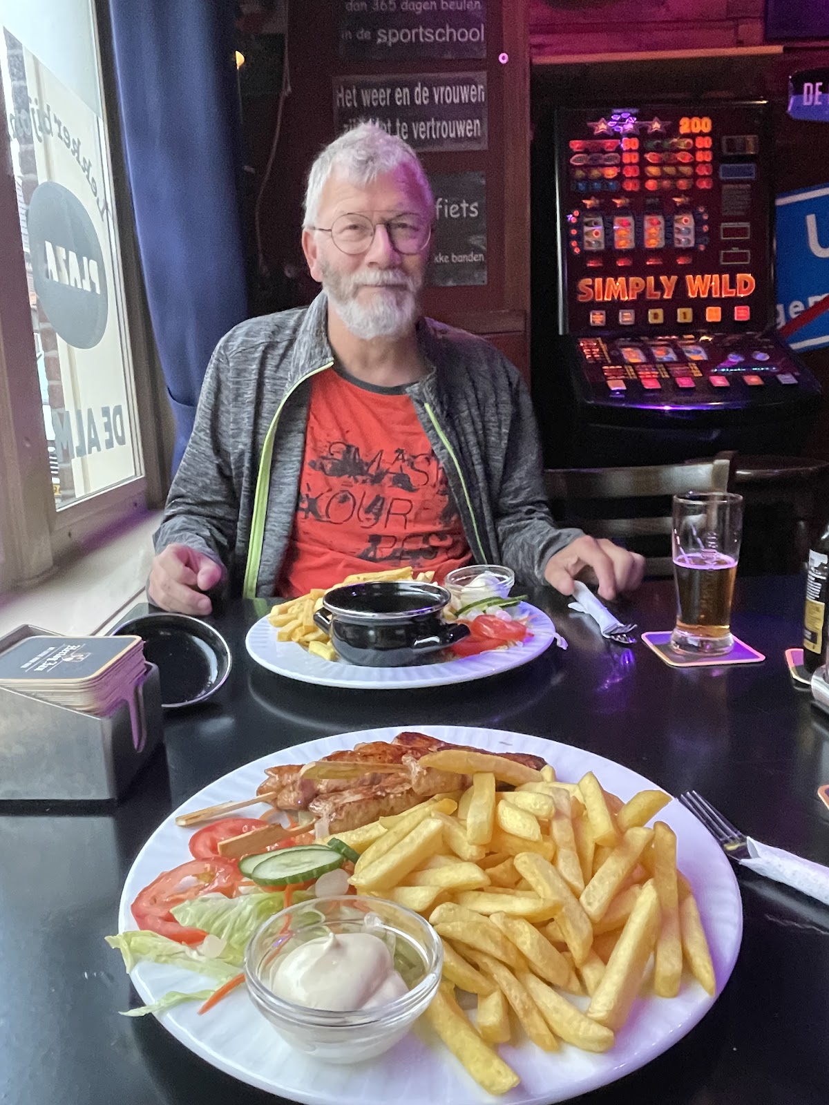 Café Cafetaria De Alm🍟, foto 4