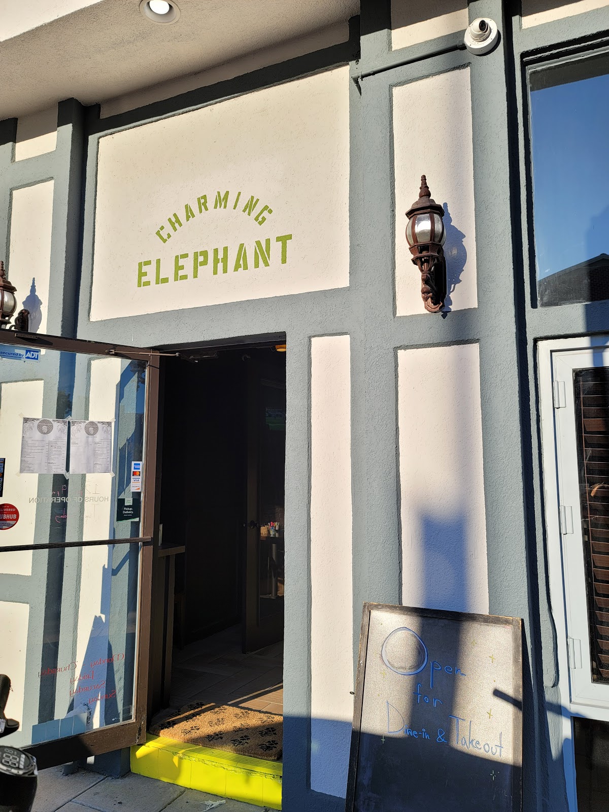 Charming Elephant - Romantic date spot in Baltimore