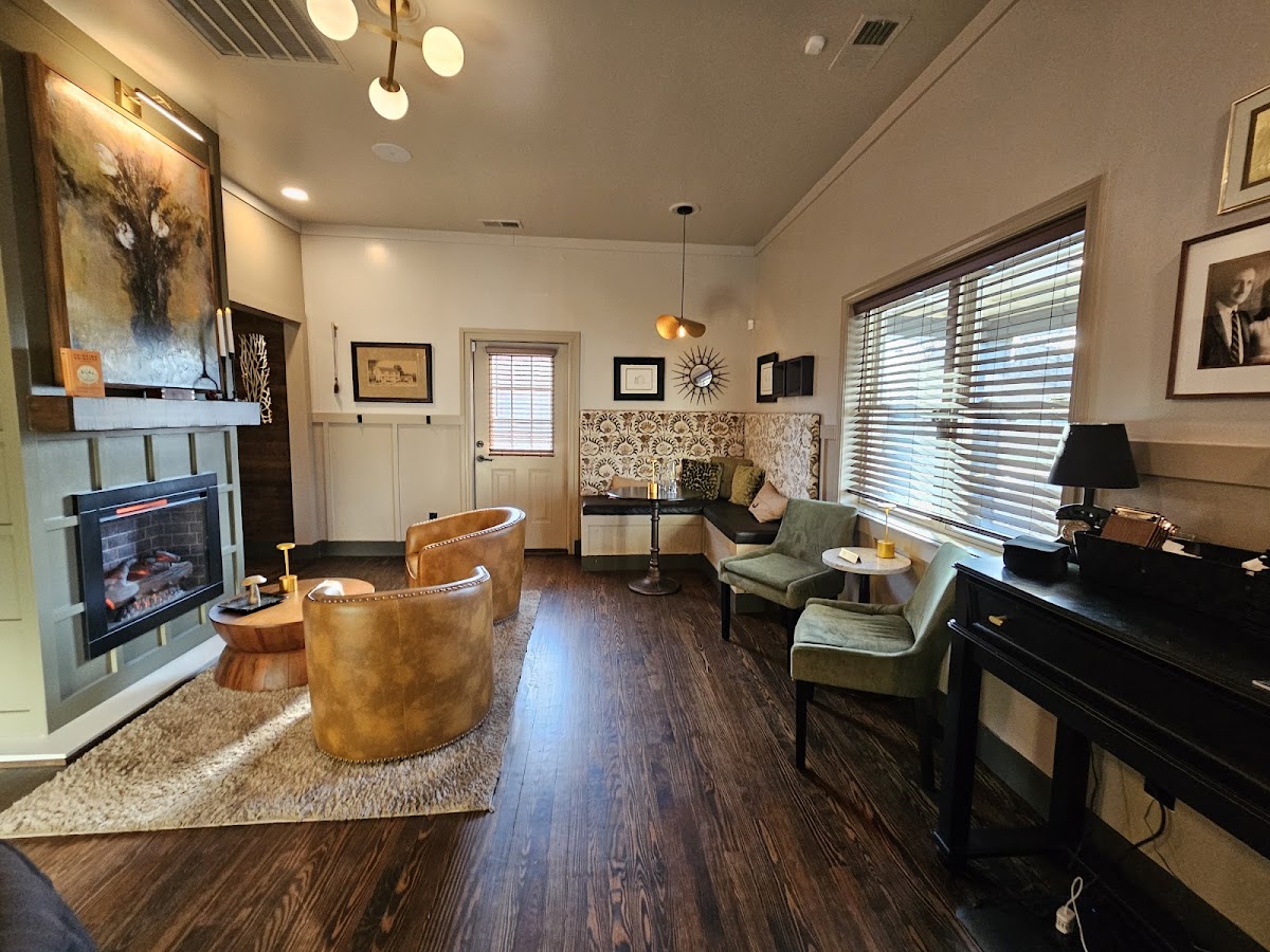 Chief’s Modern Cocktail Parlor & Coffee Shop - Romantic date spot in Charlotte