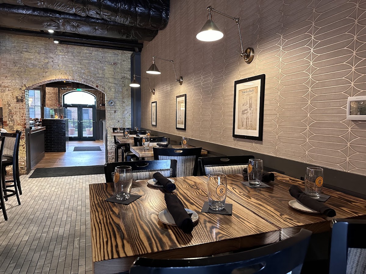Copper Shark - Romantic date spot in Baltimore