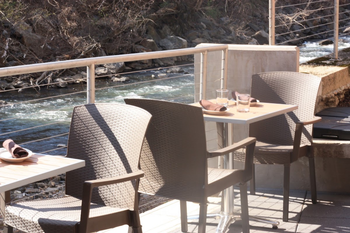Cosima - Romantic date spot in Baltimore