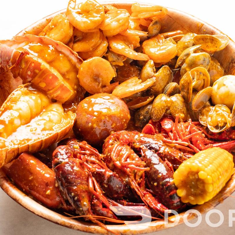 Crackin' Crawfish Seafood Bar & Restaurant 4