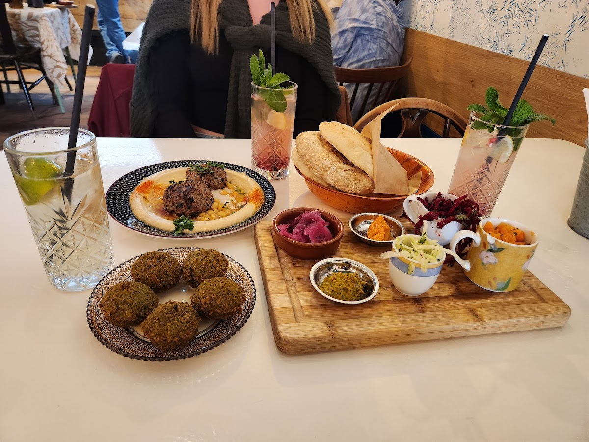 d&a hummus bistro, foto 3