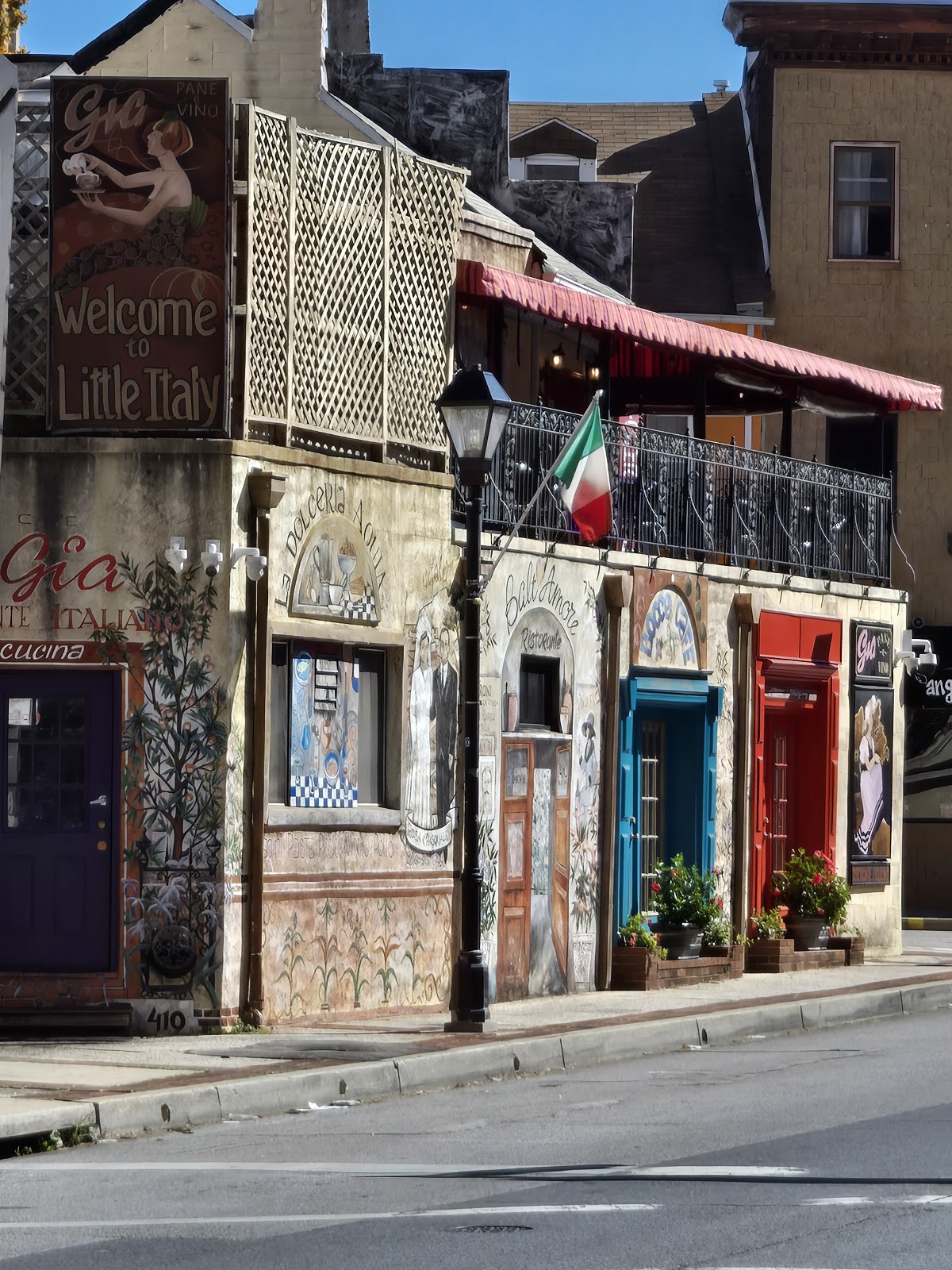 Dalesio's Of Little Italy 4