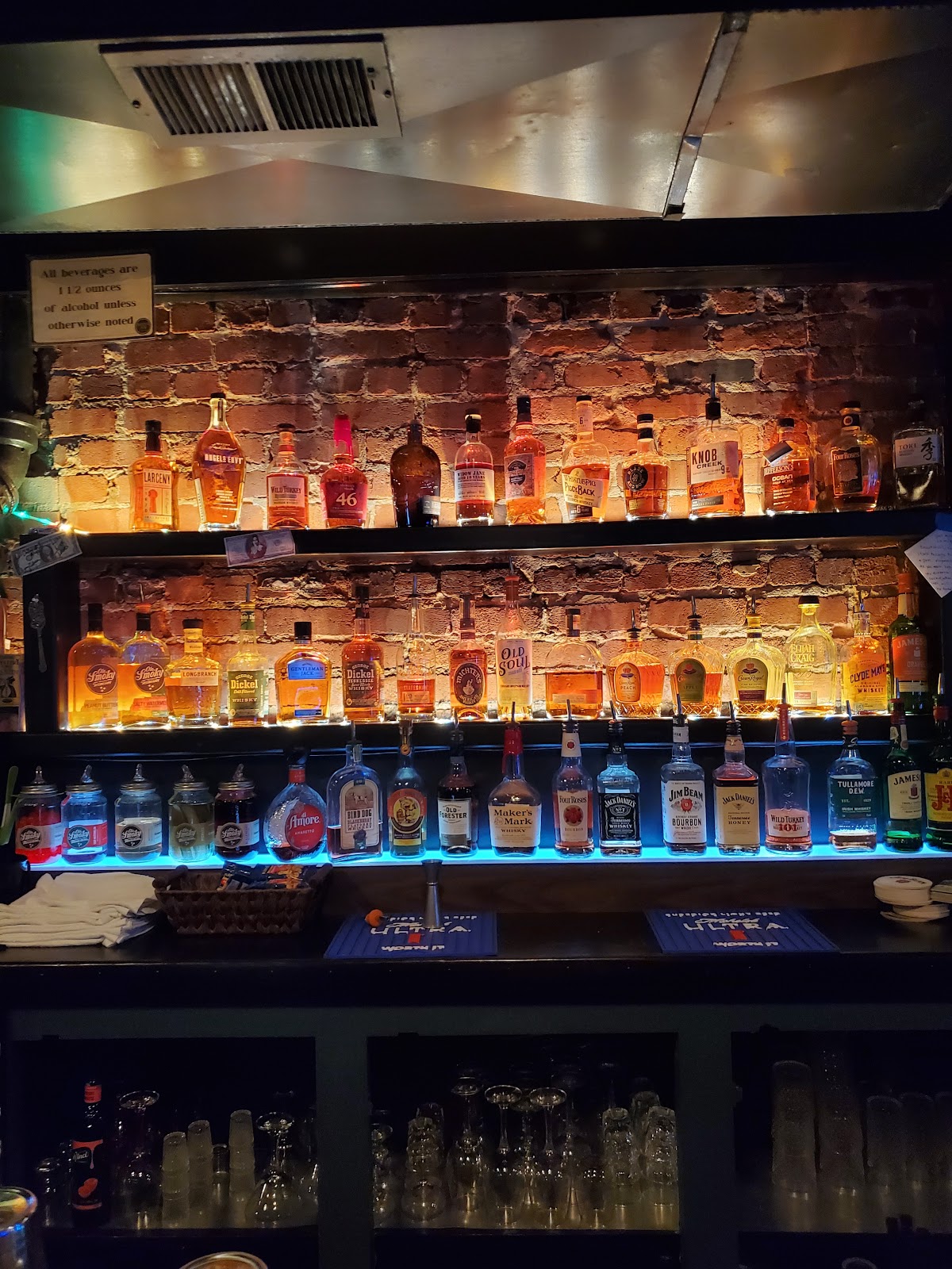 Dave's Pub 4