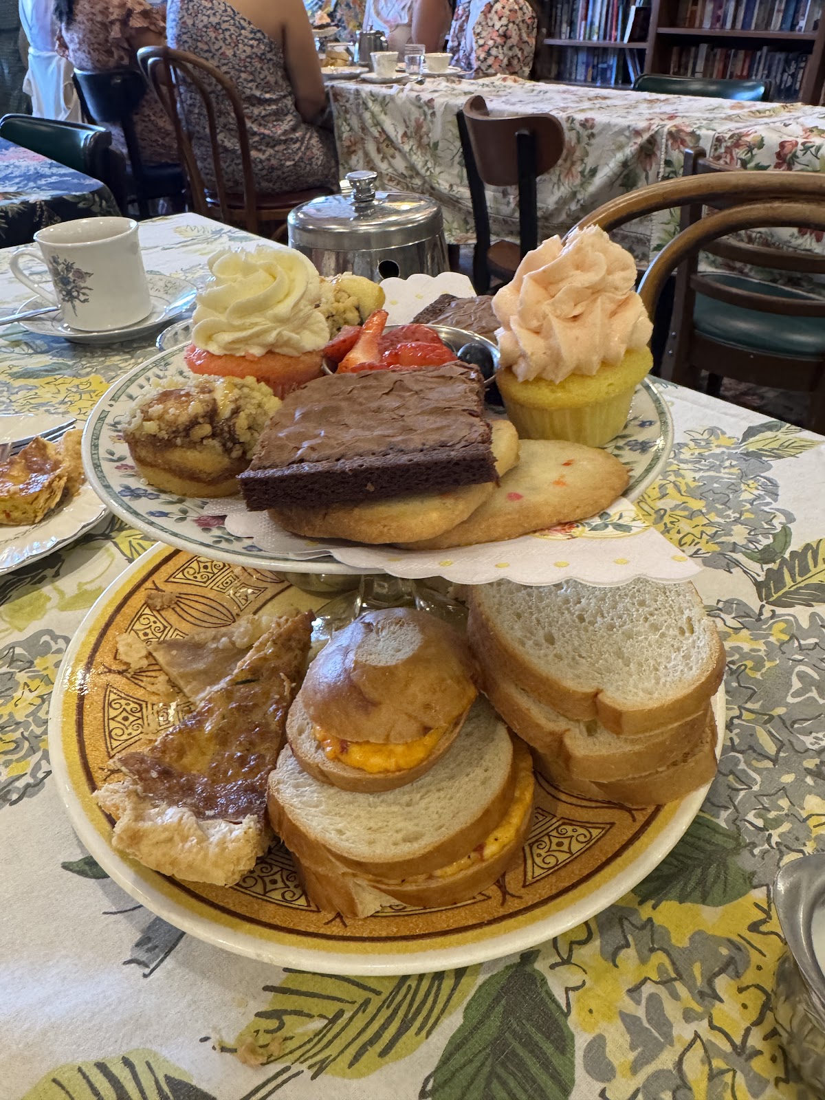 Dr. Bombay's Underwater Tea Party, foto 3