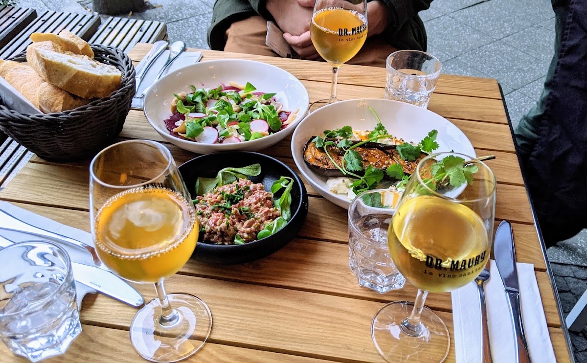 Dr Maury Wine Bar, photo 2