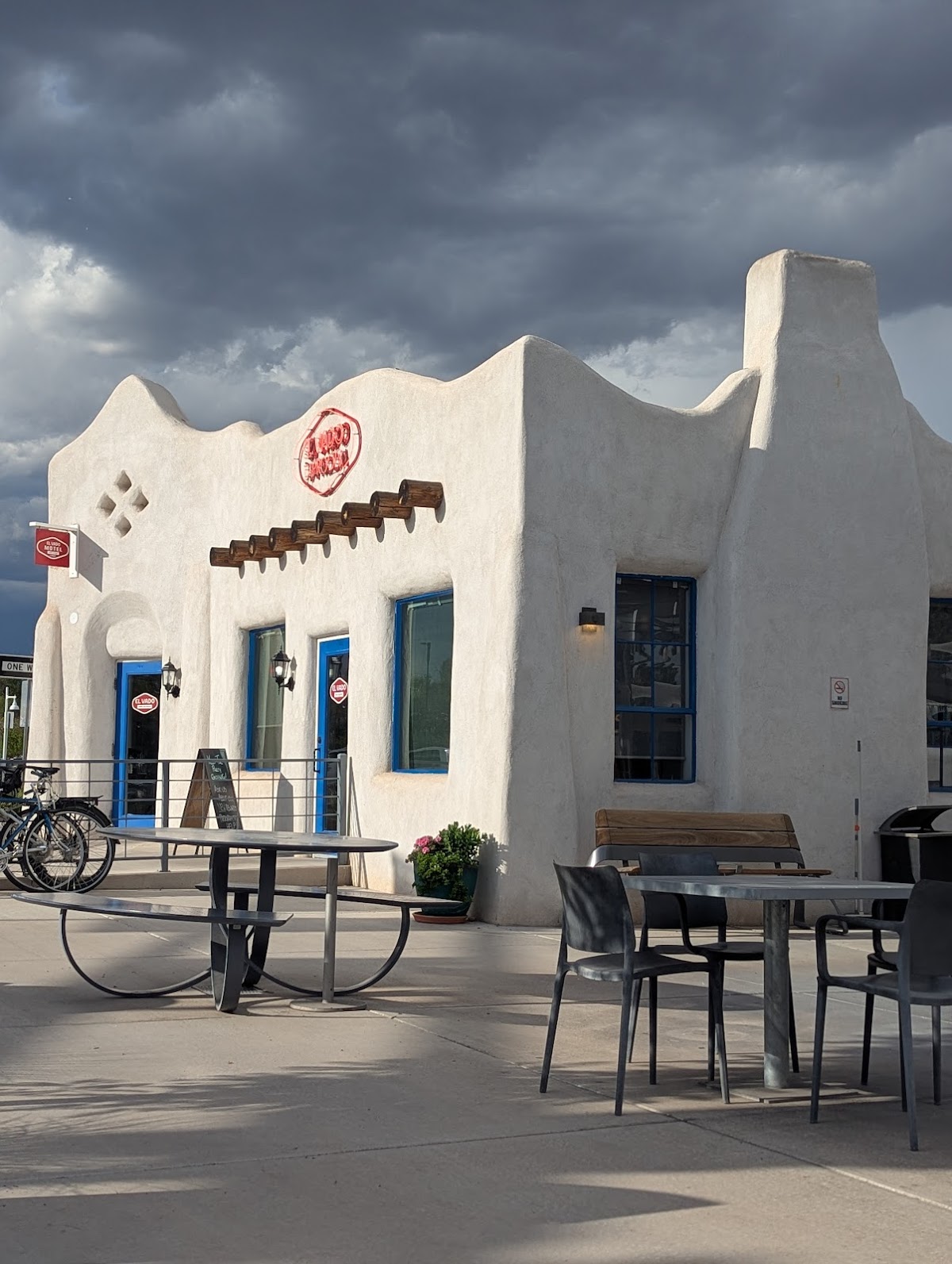 El Vado Tap Room 4