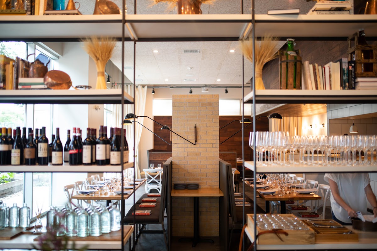 Emmer & Rye - Romantic date spot in Austin