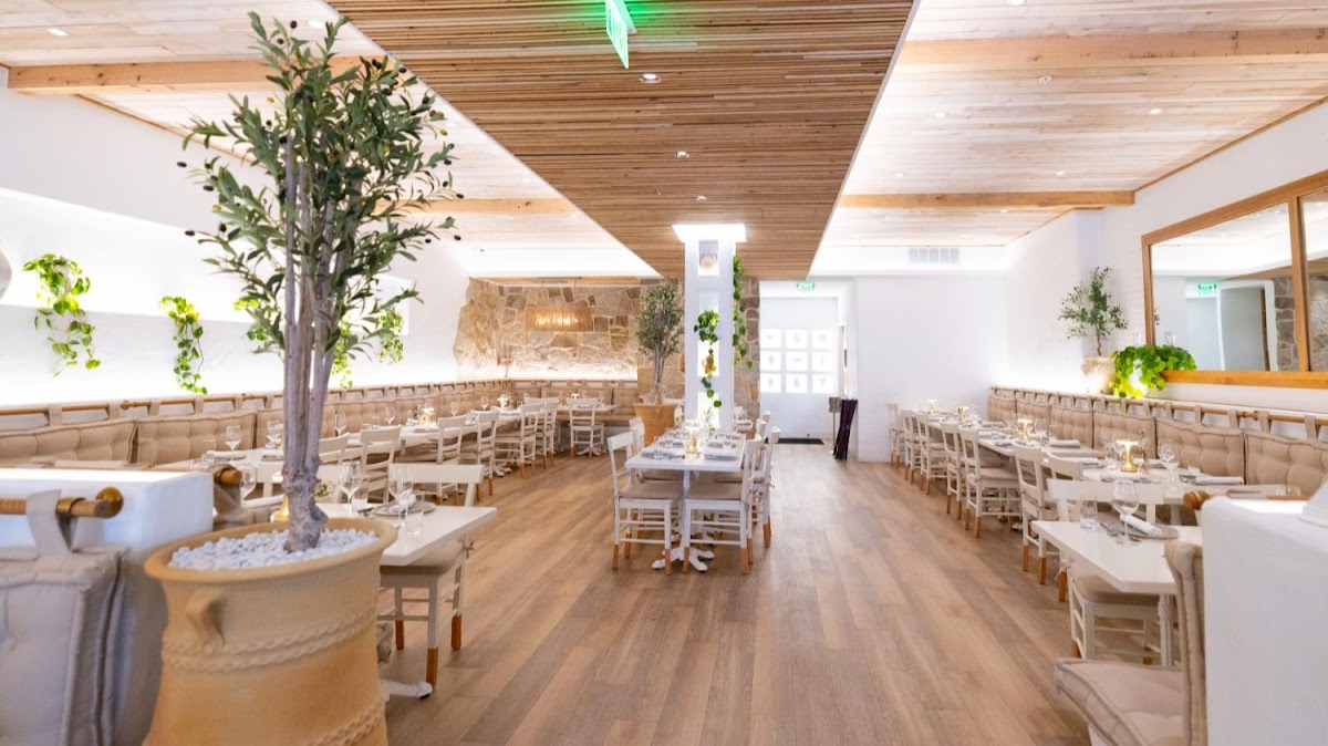Estiatorio Plaka - Romantic date spot in Baltimore