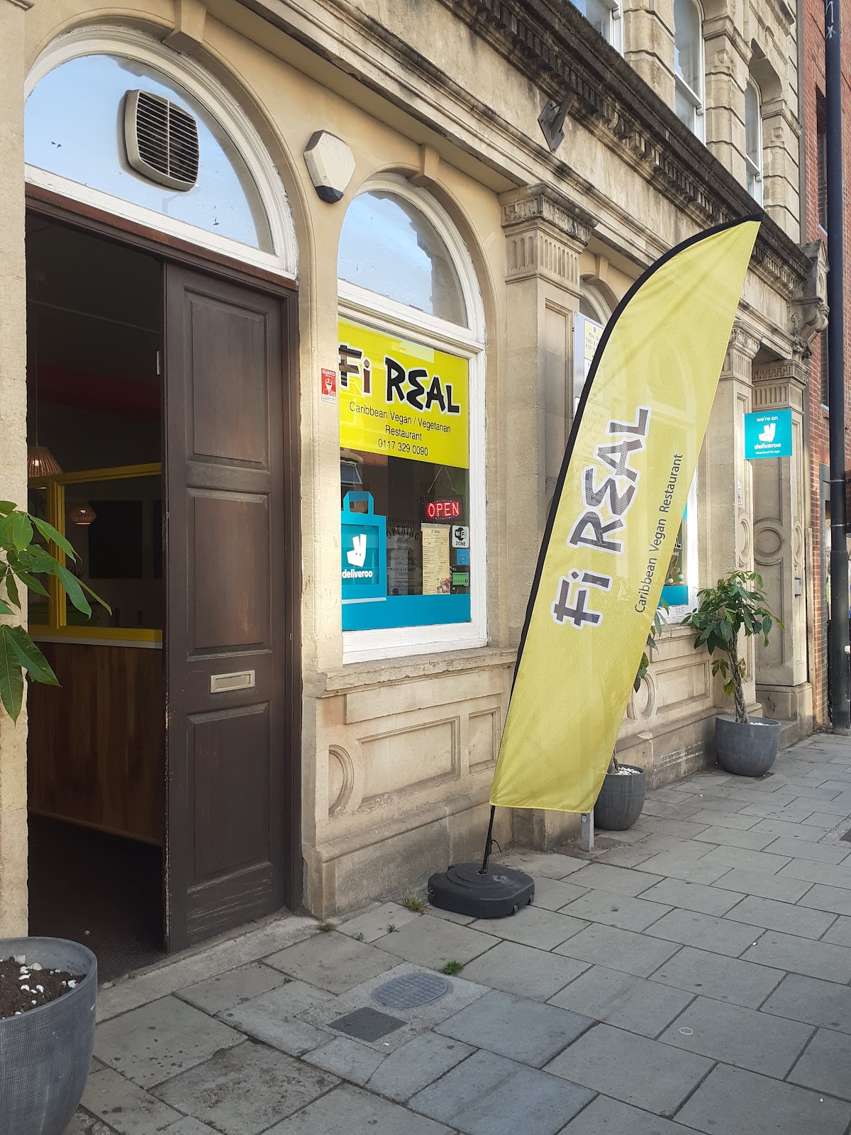 Fi Real Restaurant / Takeaway (Vegan/ Caribbean/ Healthy food/ Smoothies/ Juices/ Vegan cakes, foto 1