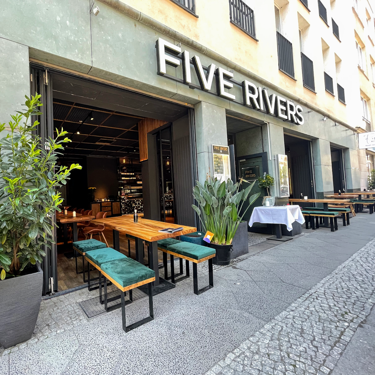Five Rivers Restaurant, foto 1