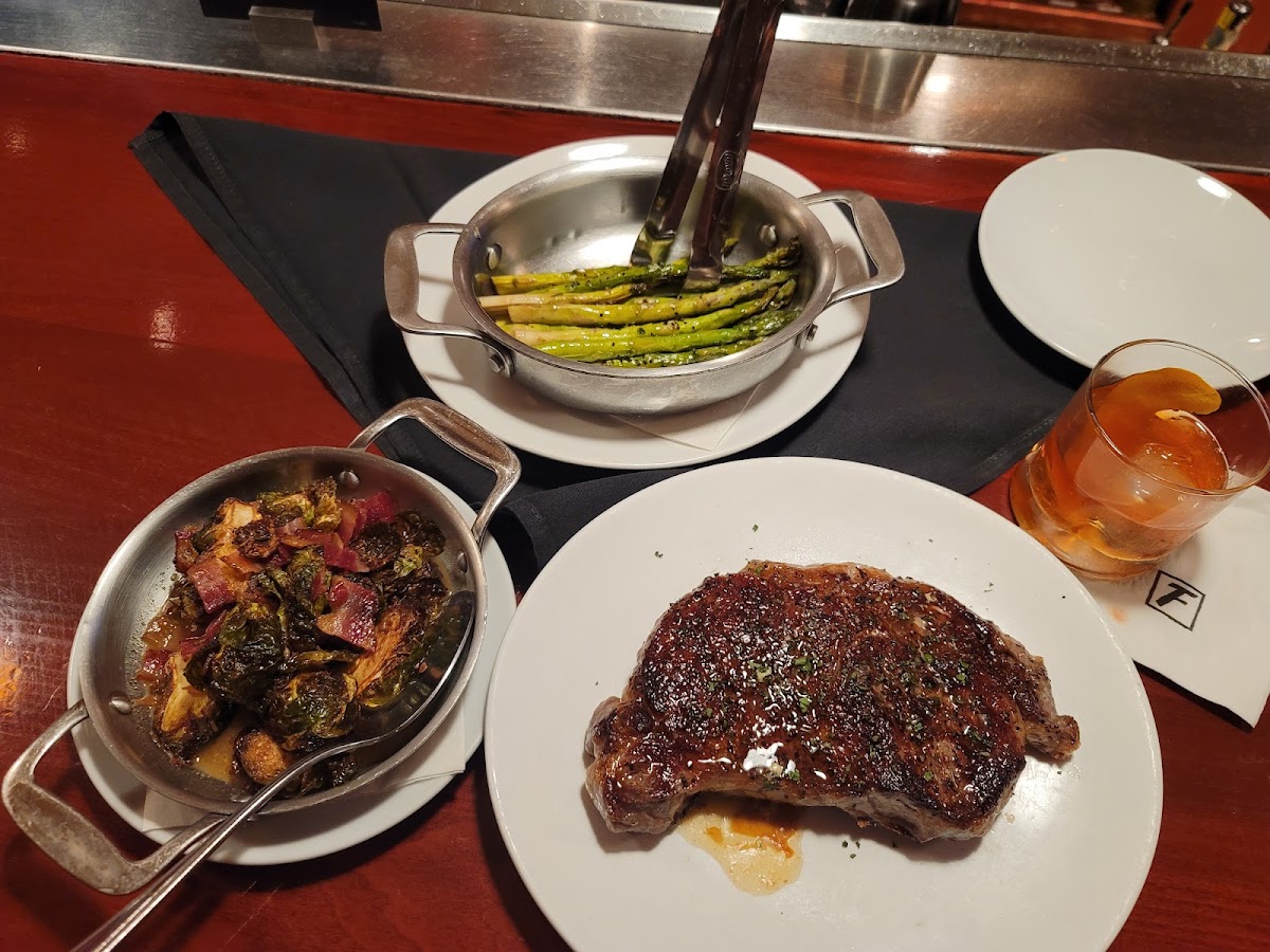 Fleming’s Prime Steakhouse & Wine Bar 3