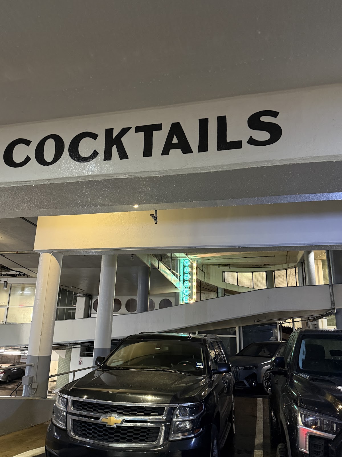 Garage - Romantic date spot in Austin