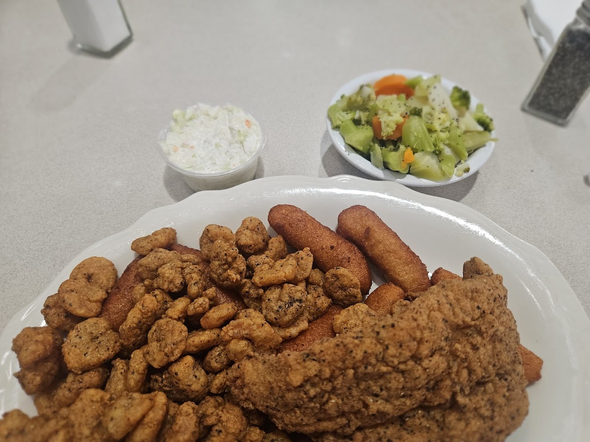 Harbor Inn Seafood, photo 3