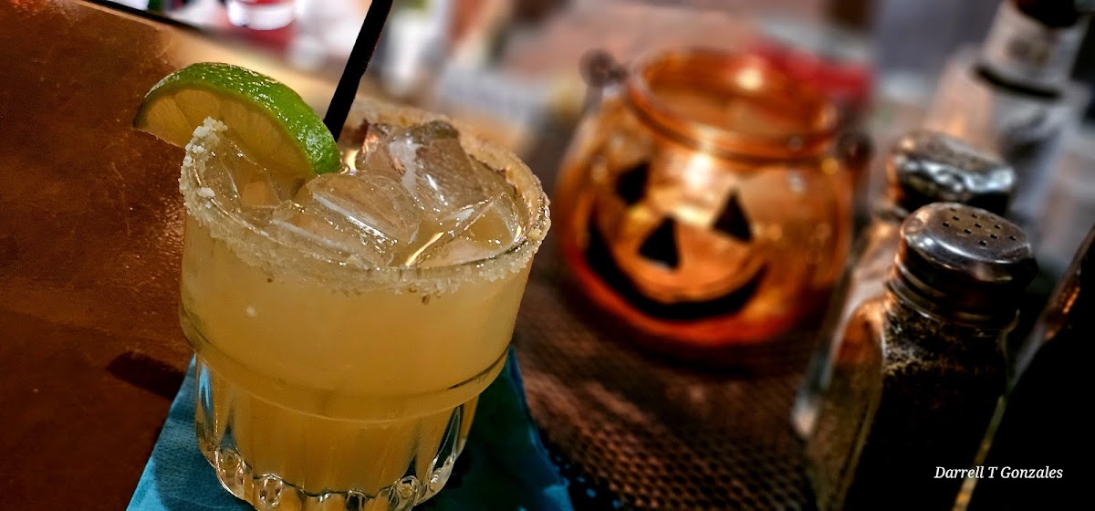 High Noon Restaurant & Saloon 3