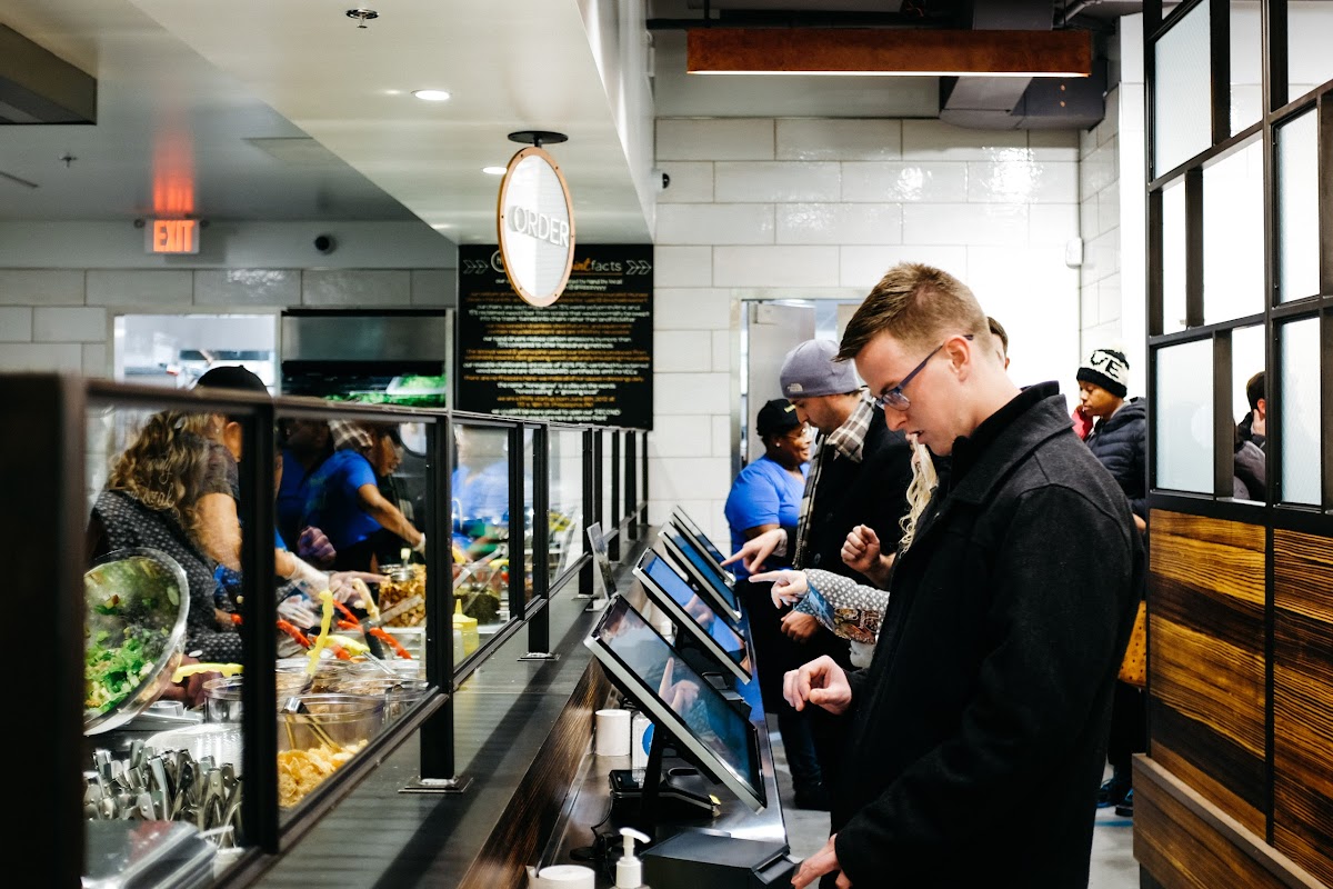 honeygrow - Romantic date spot in Baltimore