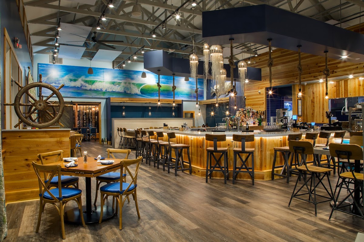 Hook & Barrel, foto 1