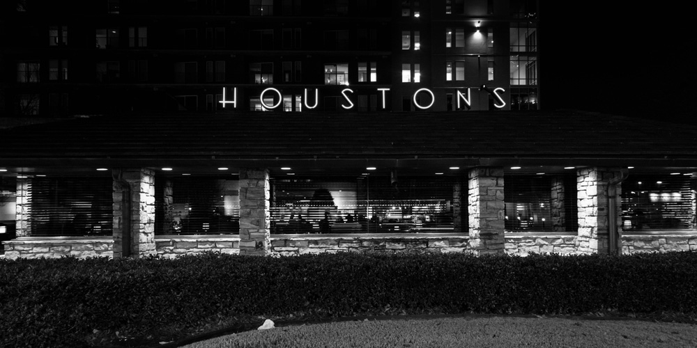 Houston's, photo 4