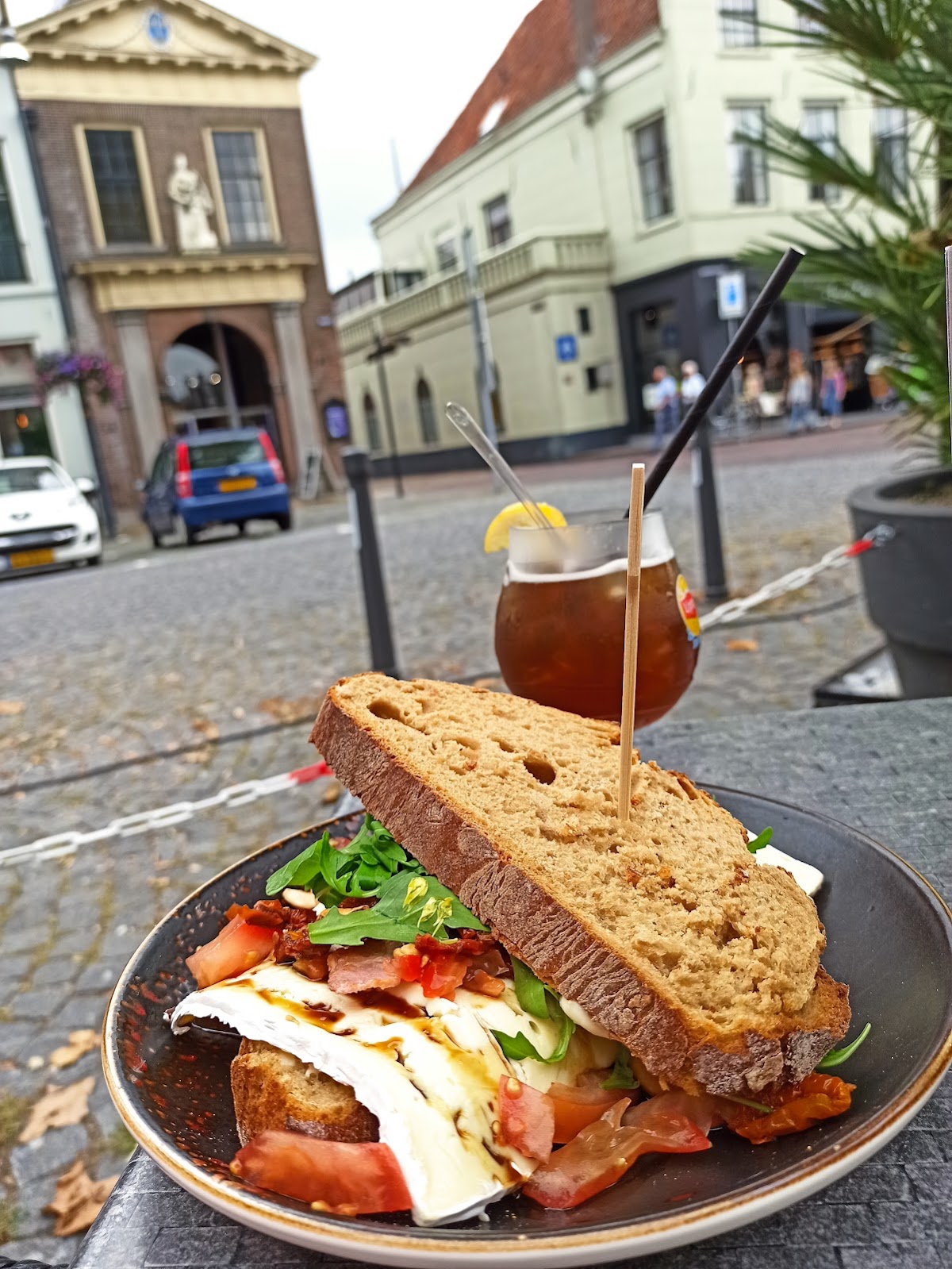 In de Roos Zaltbommel, lunchcafé (Cello), photo 2