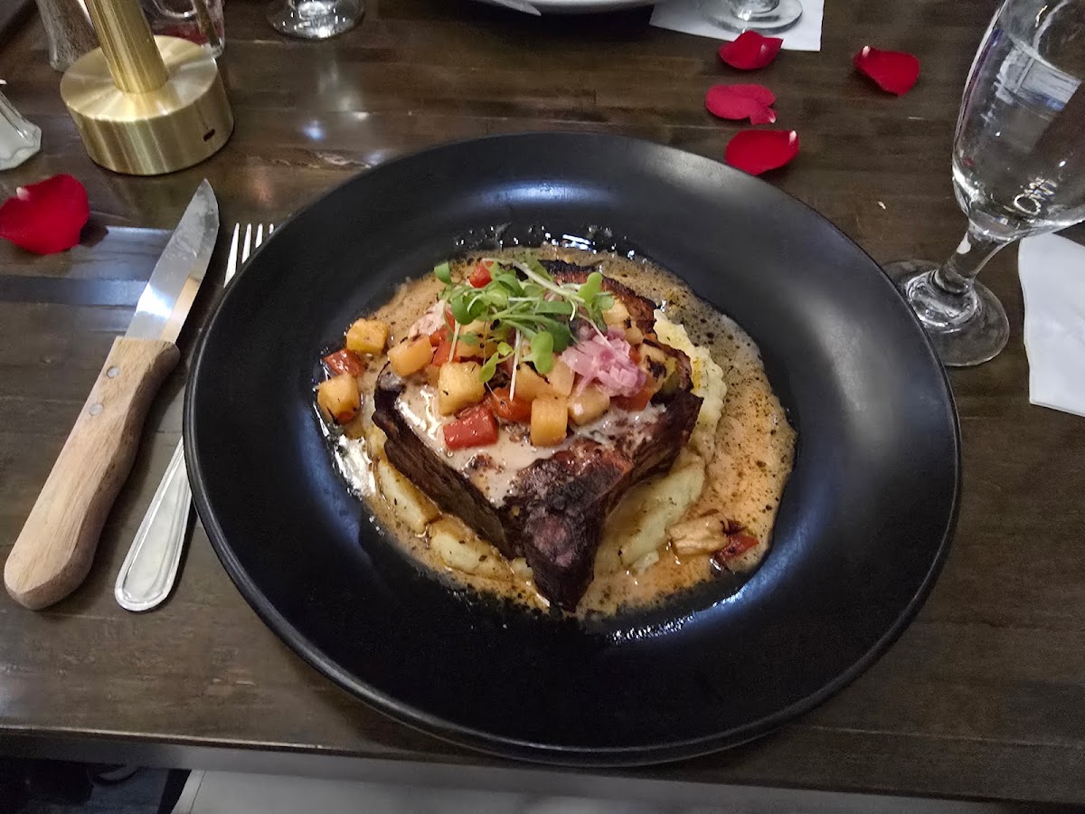 Julieanna's Steak and Seafood by Chef Eddie Guzman, foto 2