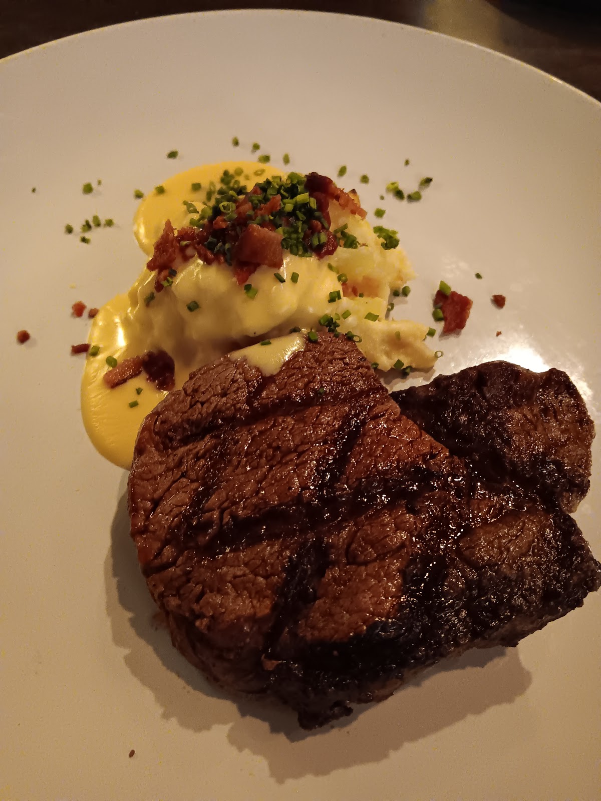 Julieanna's Steak and Seafood by Chef Eddie Guzman, foto 3