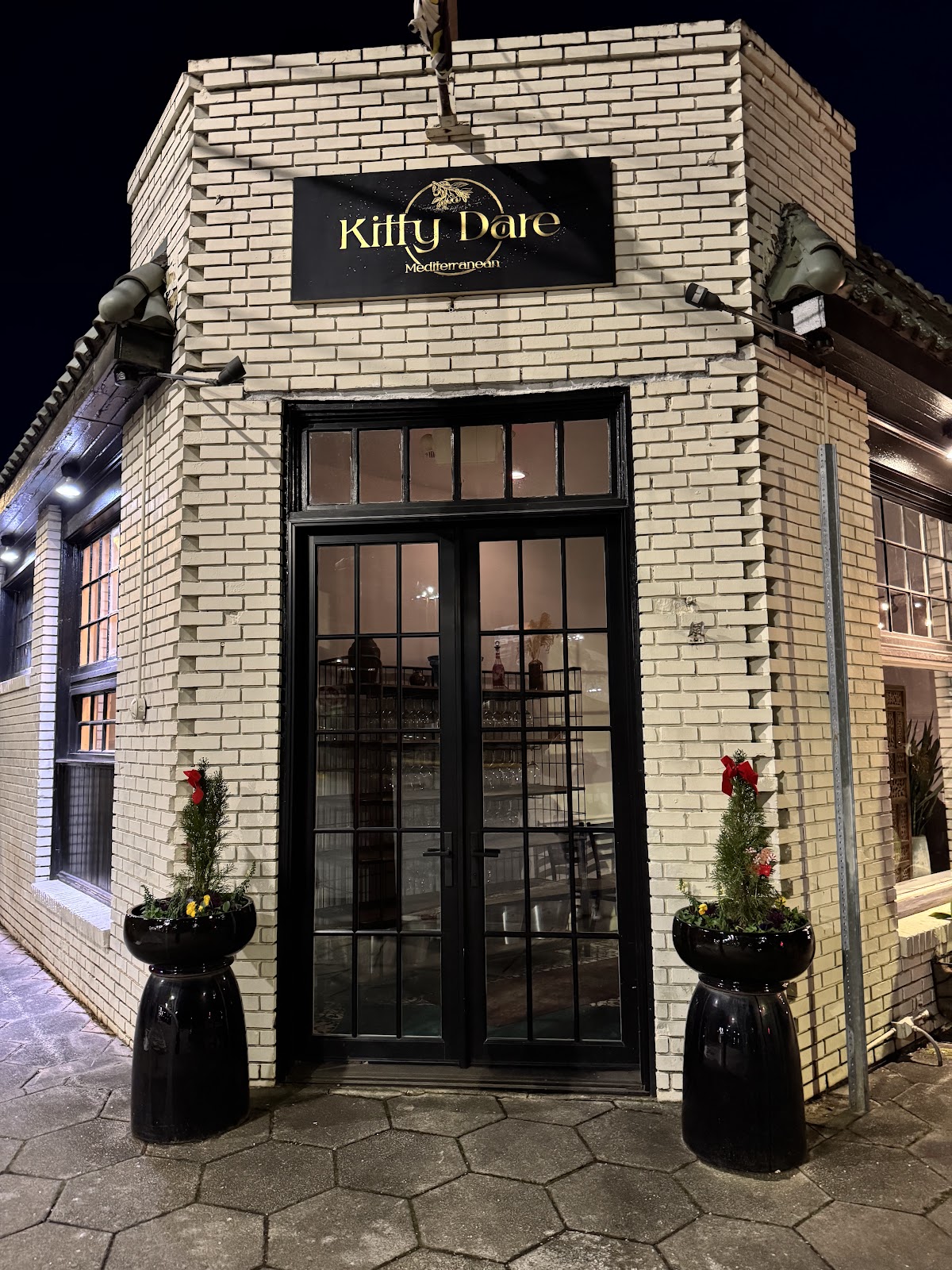 Kitty Dare - Romantic date spot in Atlanta