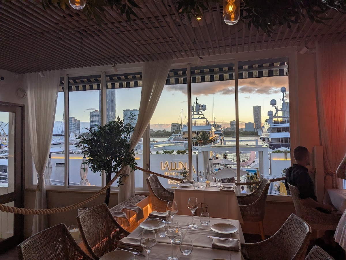La Luna Dining, photo 3