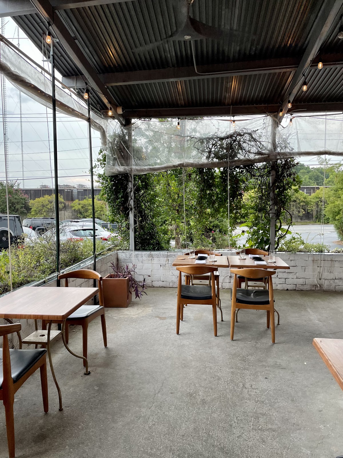 Lazy Betty - Romantic date spot in Atlanta