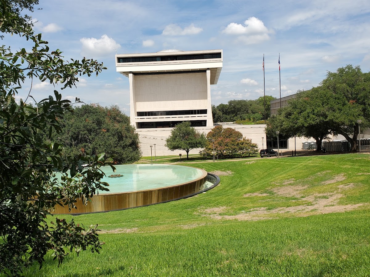 LBJ Presidential Library, foto 1