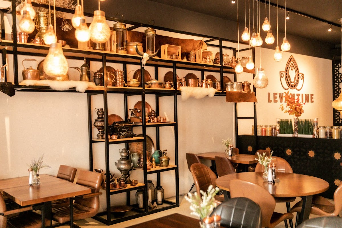 Levantine, foto 1