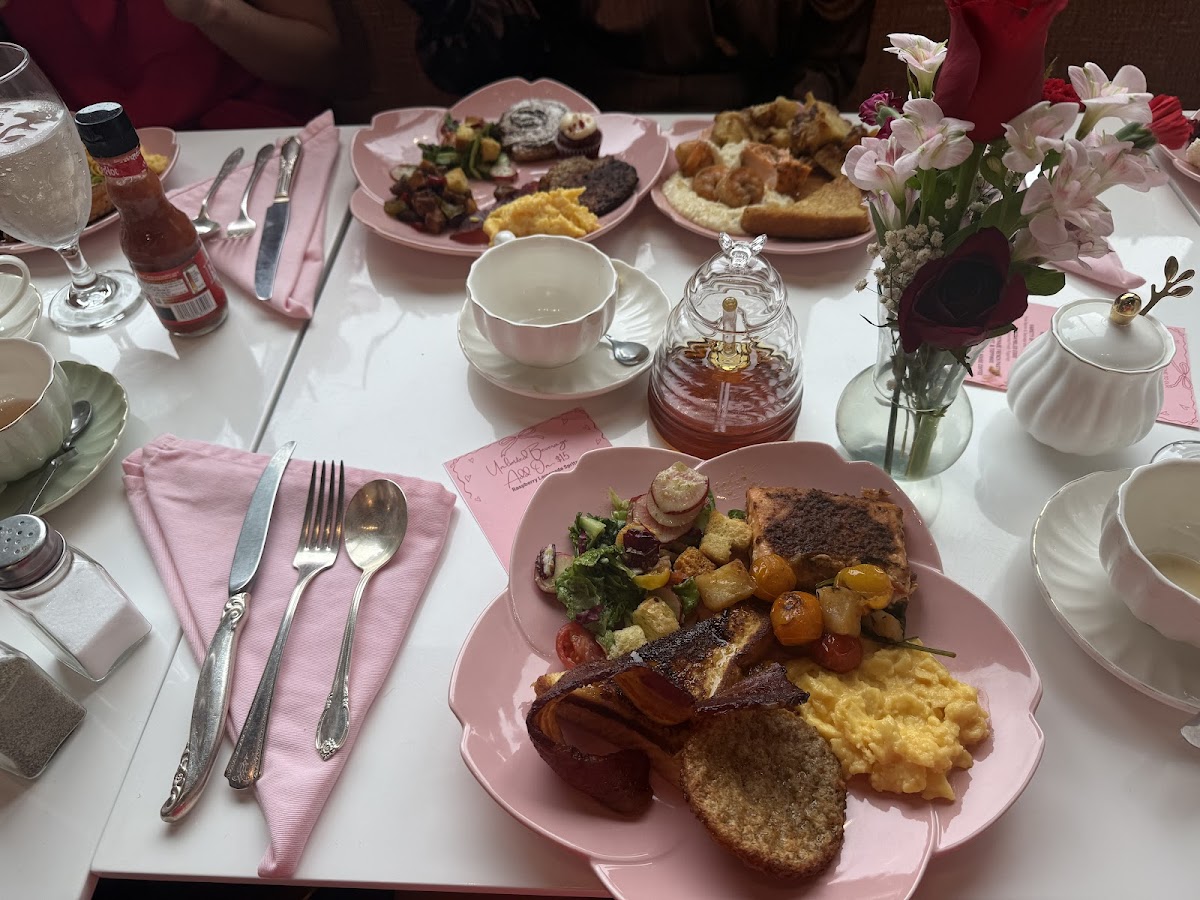 Lily's & Elise Tea House, photo 2