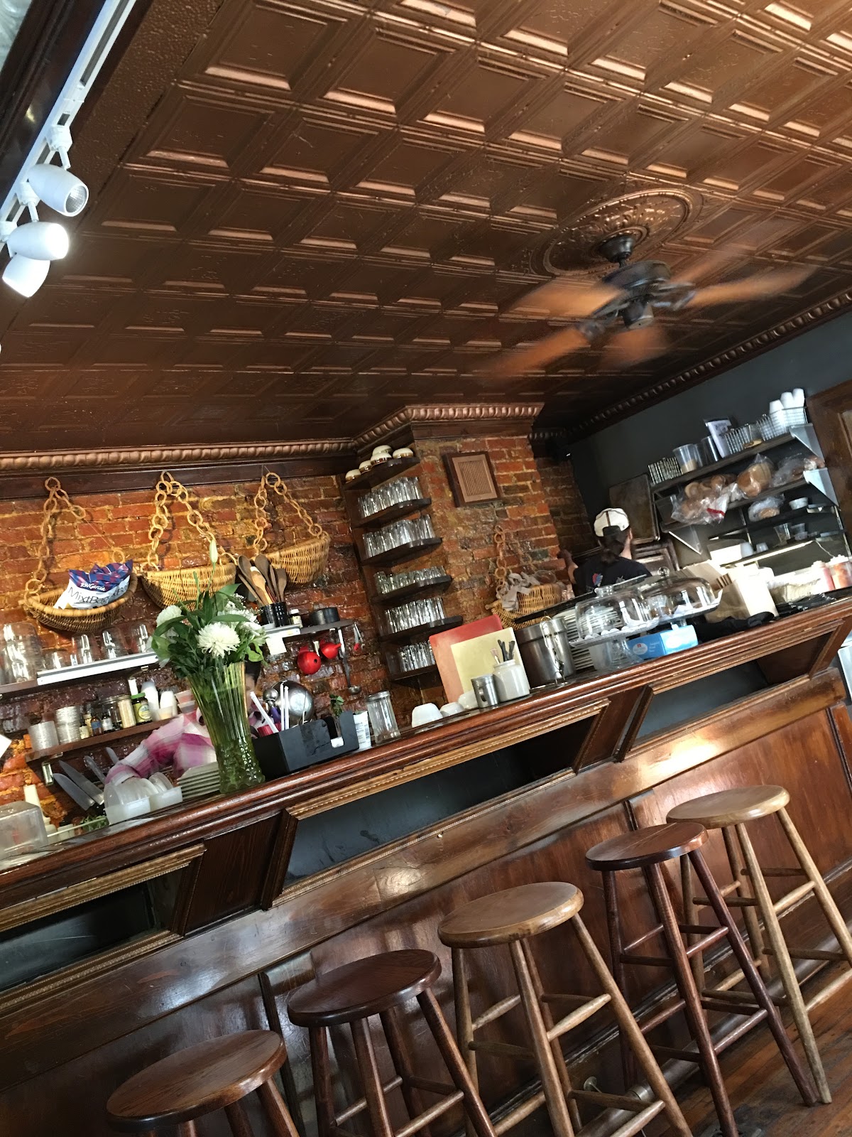 Liquid Earth - Romantic date spot in Baltimore