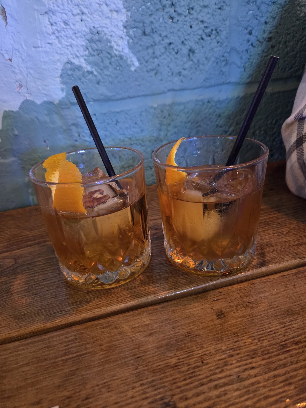Low Places Dive Bar, foto 3