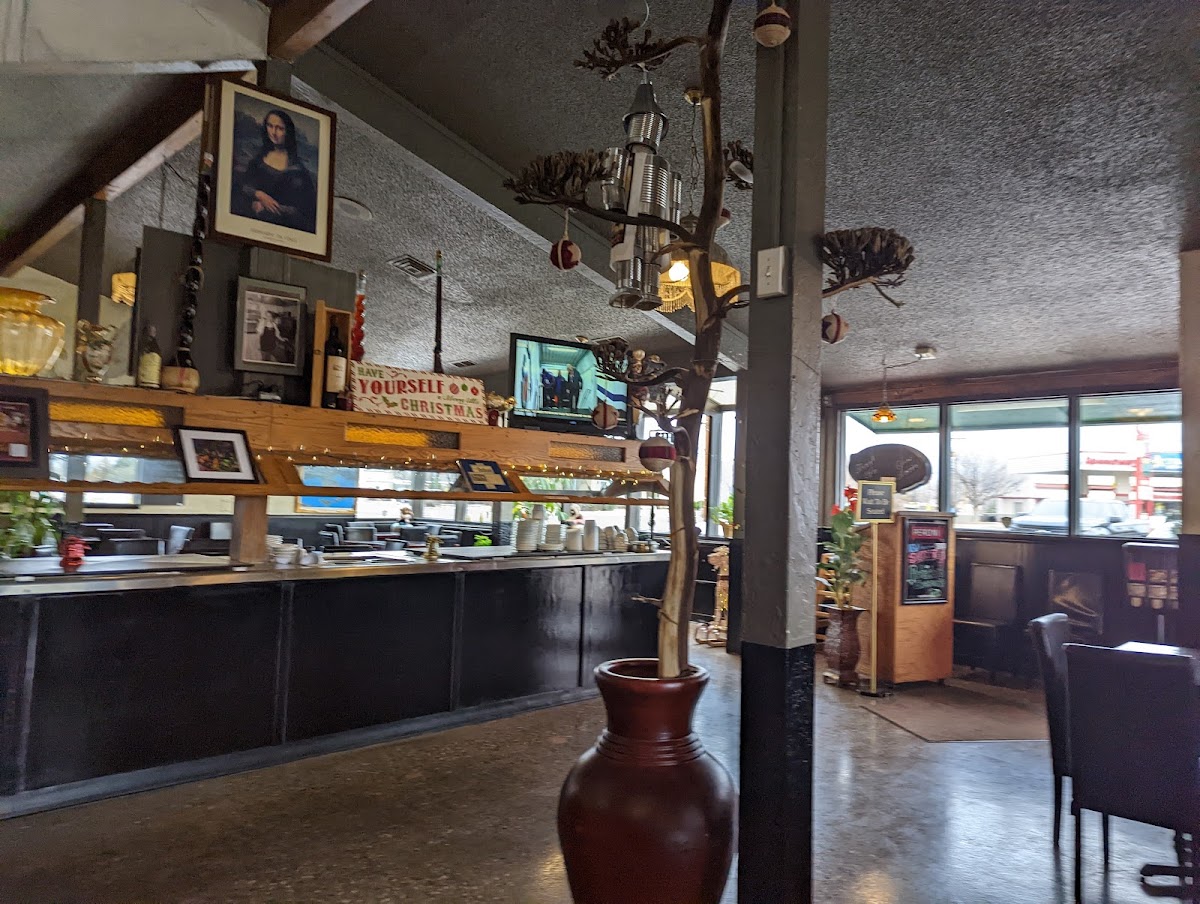 Luigi's Restaurant & Pizzeria - Romantic date spot in Albuquerque